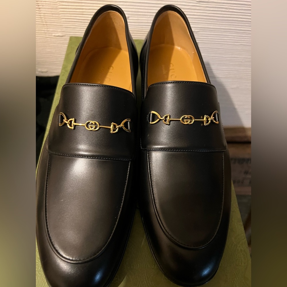 Men’s Gucci Loafer with horsebit brand new in box& Supreme, Timberland, Burberry